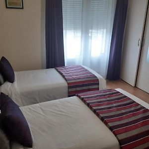 Habitación Estándar con 2 Camas Individuales
